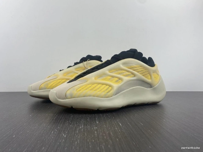 V3 700 Mono Safflower HP5425 Adidas Yeezy 0808